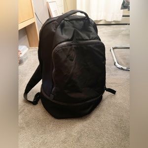 LULULEMON CITY ADVENTURER BACKPACK 17L **Excellent condition **
